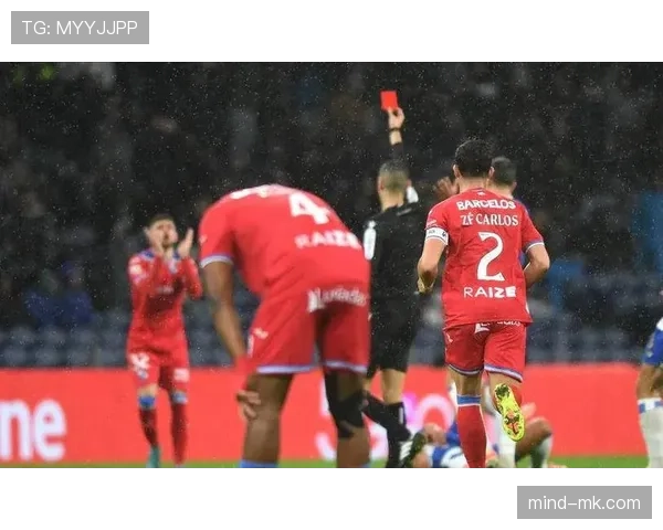 波尔图队新赛季强势崛起,全力备战争冠季后赛 波尔图队新赛季强势崛起,全力备战争冠季后赛