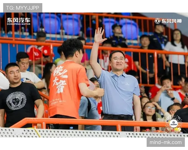 赛场上像战士，超市里挑打折牛肉的张琳芃，这差距有点绝